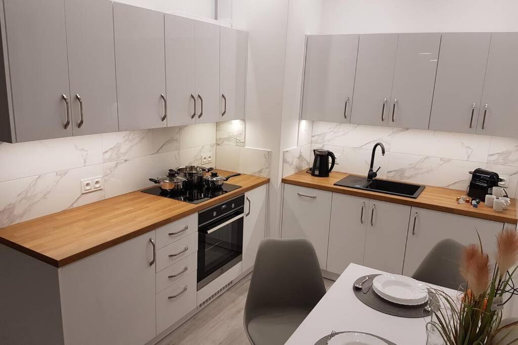 Komfortowy Nowoczesny Apartament Kustronia Z Garazem Balkonem Wanna Bielsko-Biała Exterior photo